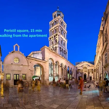 Comfortable Modern With Shaded Patio * 스플리트