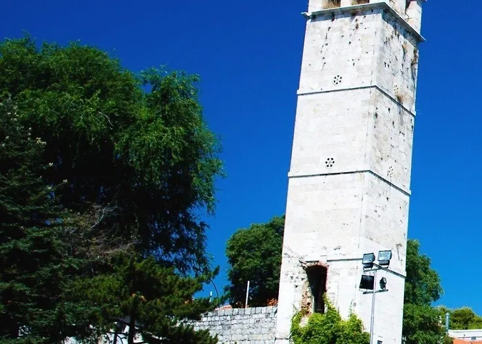 Comfortable Modern With Shaded Patio * 스플리트