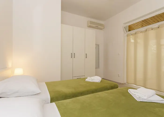 아파트 Comfortable Modern With Shaded Patio *