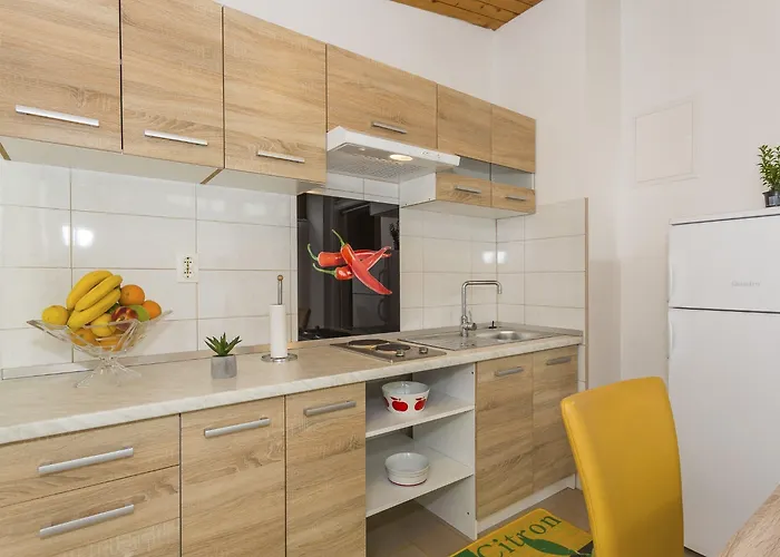 아파트 Comfortable Modern With Shaded Patio