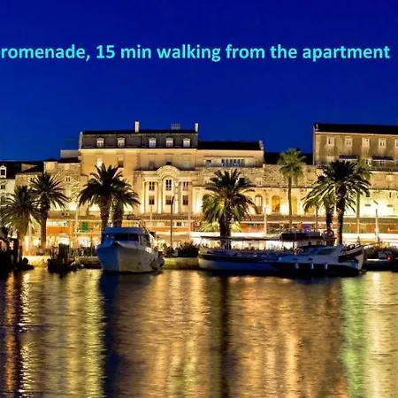 Comfortable Modern With Shaded Patio *