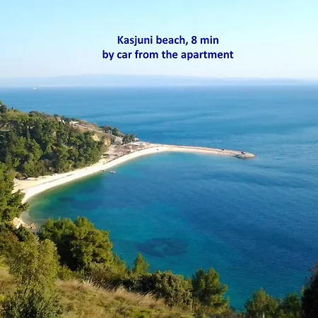 Comfortable Modern With Shaded Patio Апартаменти Спліт