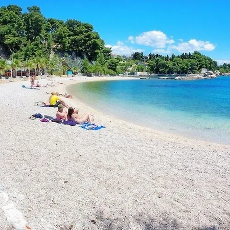 Comfortable Modern With Shaded Patio * Split