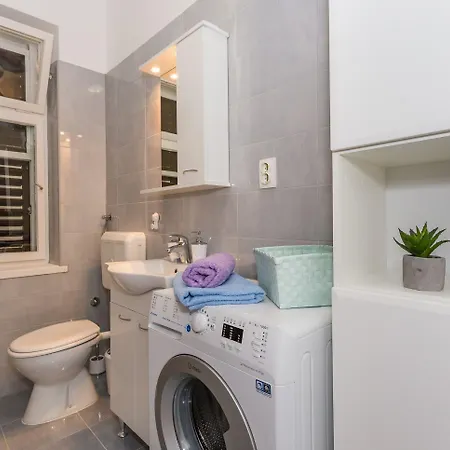 Lejlighed Comfortable Modern With Shaded Patio *