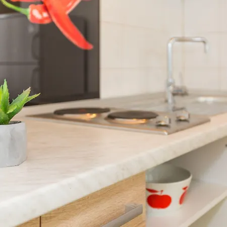 Comfortable Modern With Shaded Patio Спліт